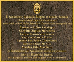 Placa conmemorativa para el Ayuntamiento de Pamplona